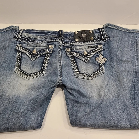 Miss Me easy capri sz.27 (26 inseam) blue Embroidered - Picture 1 of 16